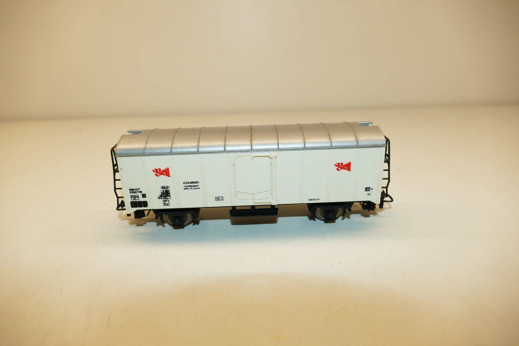 Rivarossi Modellini di ferrovie: Rivarossi H0: SBB Kühlwagen Bell – Usato da Niederhasli venduto da rail-duerst 2