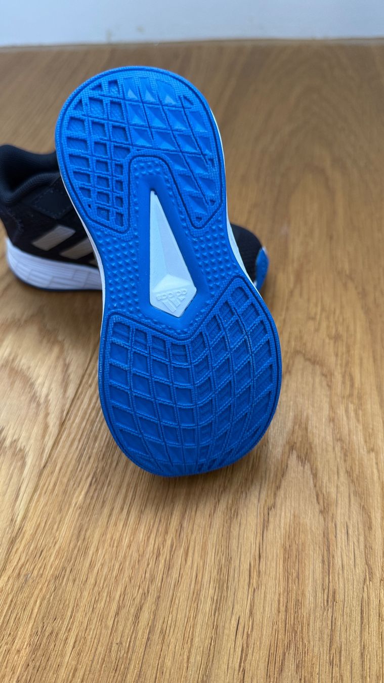 Adidas Scarpe per ragazzi: Adias Turnschuhe/Sneakers Grösse 22 – Usato da Münchenbuchsee venduto da sterbsli 7