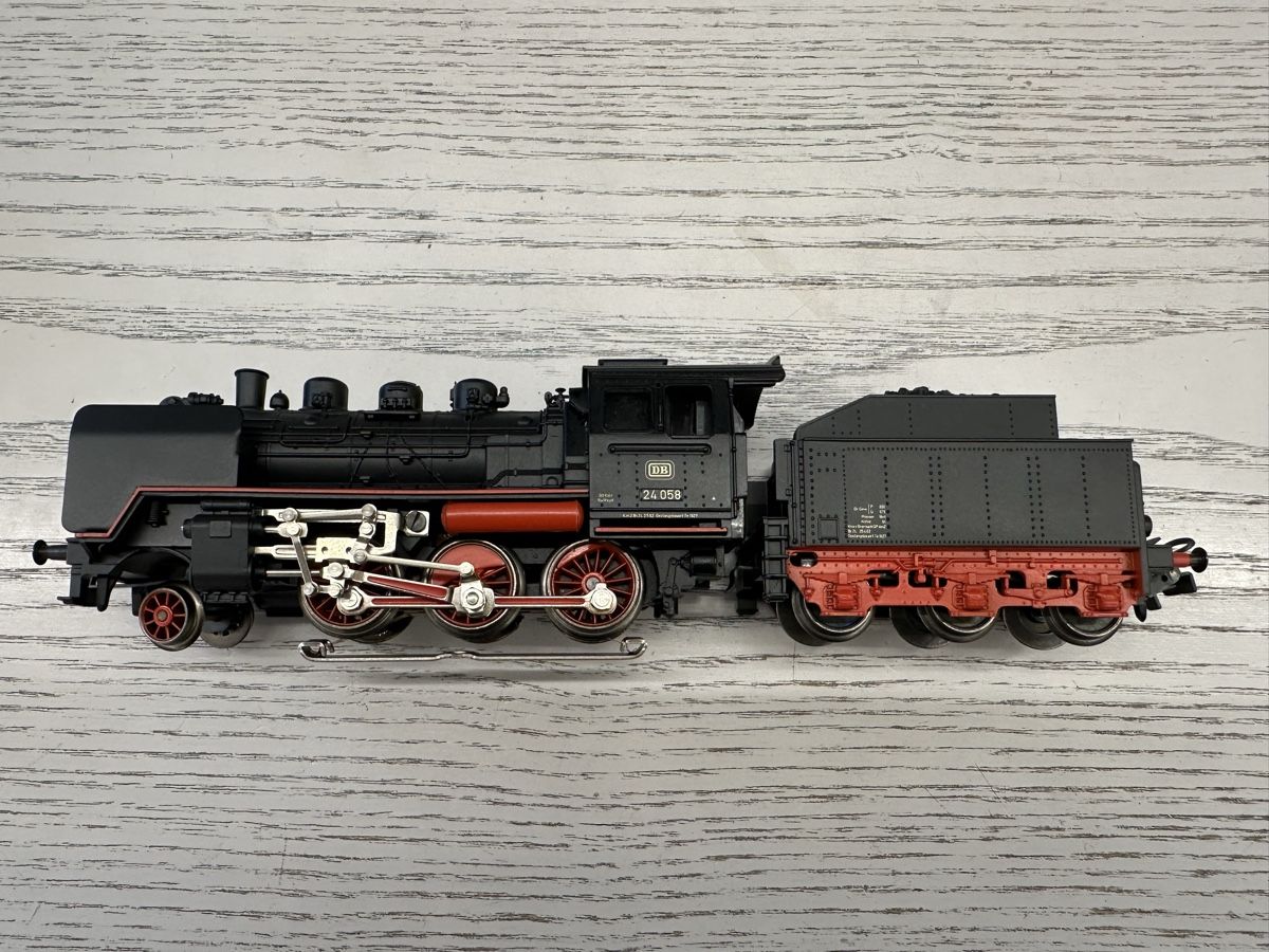 Märklin Trains électriques: Märklin 3003 DB BR 24 – D'occasion à Lupsingen par New-Haven 2