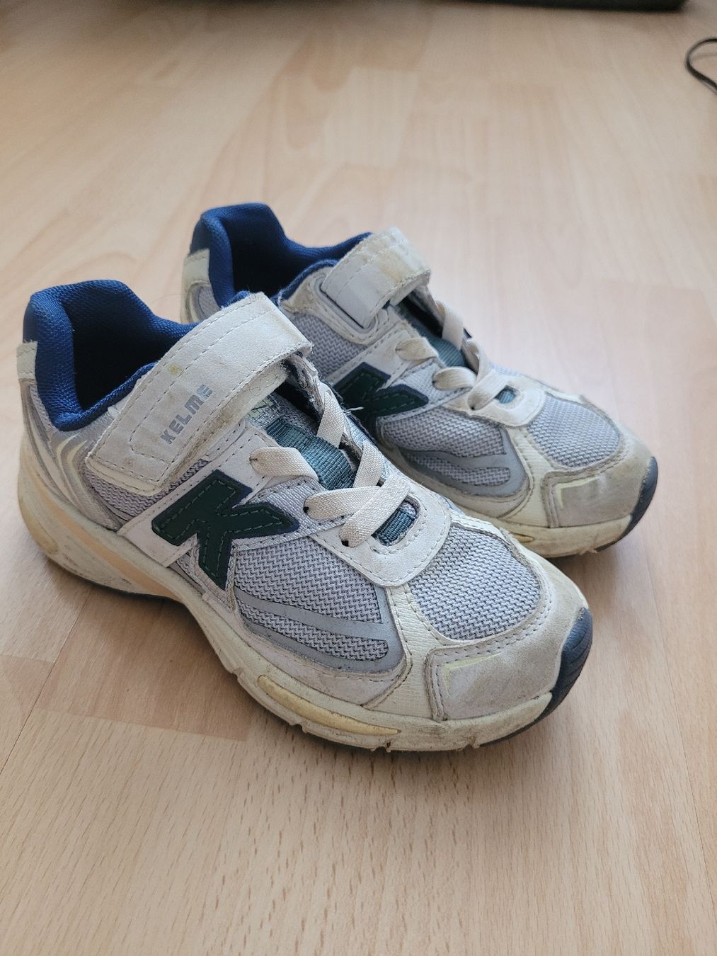 Scarpe per ragazzi: Schuhe gr. 28 – Usato da Inwil venduto da Flower2325