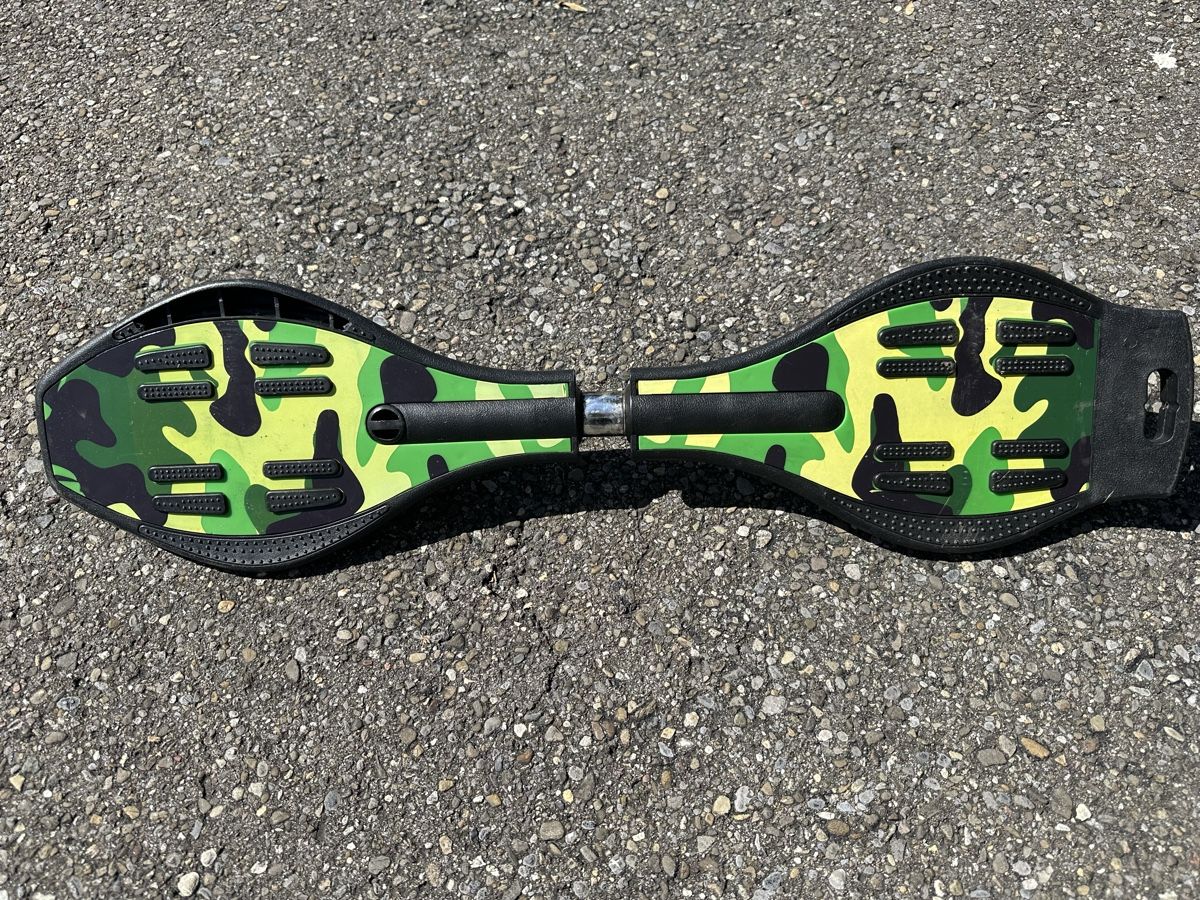 Skateboards: Waveboard Camouflage – Gebraucht aus Zufikon von tam_gfx6