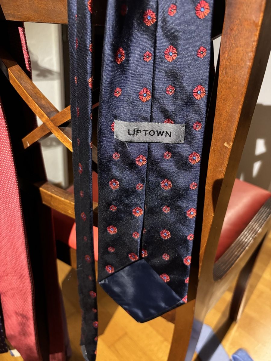 Cravatte: Krawatte Uptown dunkelblau mit Blumenmuster – Usato da Uetikon am See venduto da Kunbaba 1