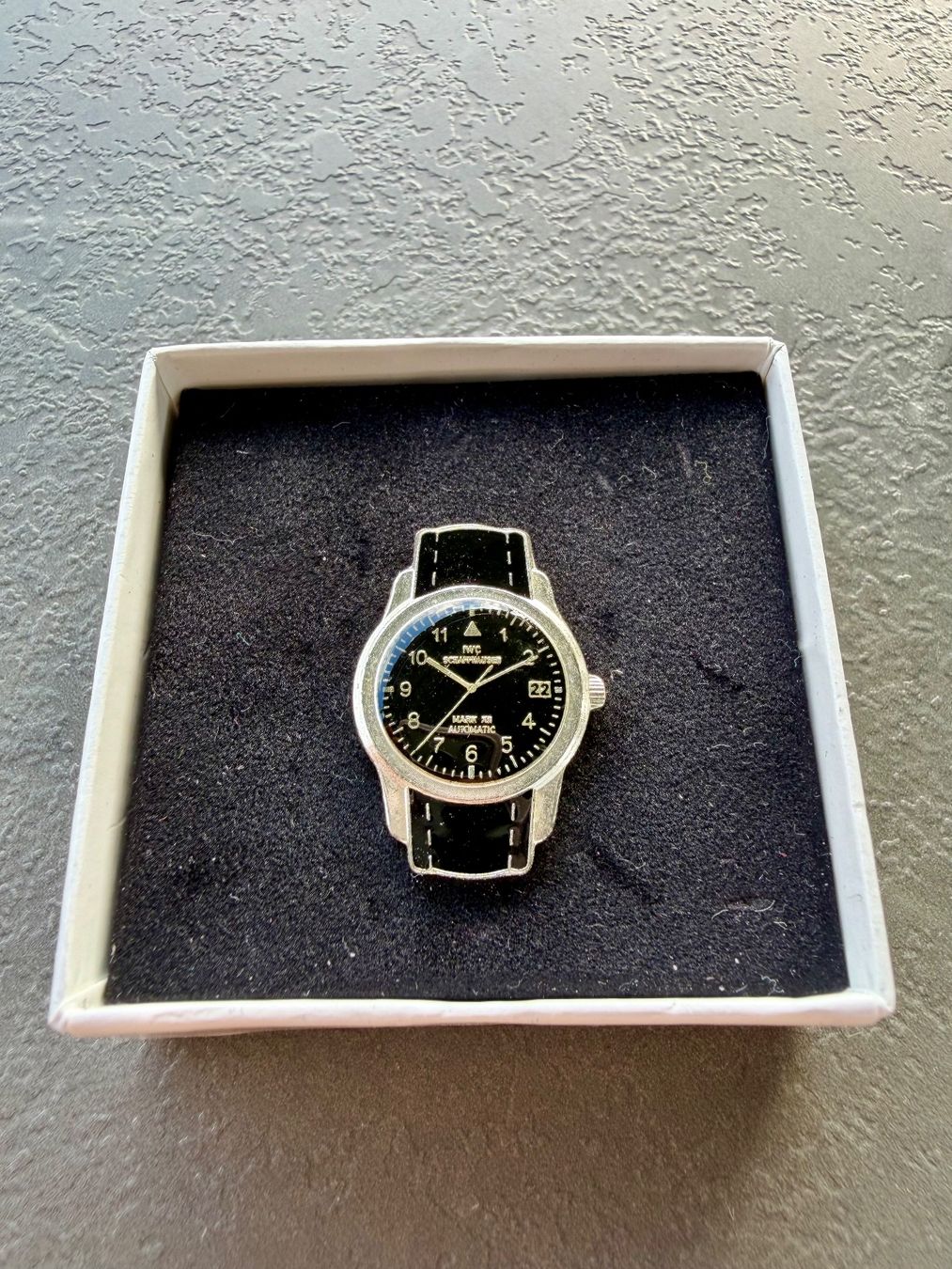 Spille & Fermagli: IWC Pin/Anstecker Pilot's Watch Mark XX – Nuovo (secondo la descrizione) da Zürich venduto da ele_w6ts