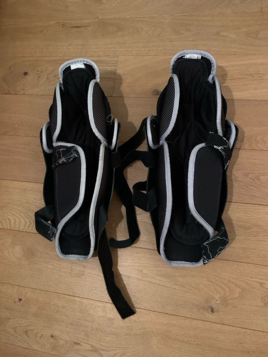 Schutz & Schoner: Protec Eishockey Schienbeinschoner – Gebraucht aus Zumikon von Riisechiller 1