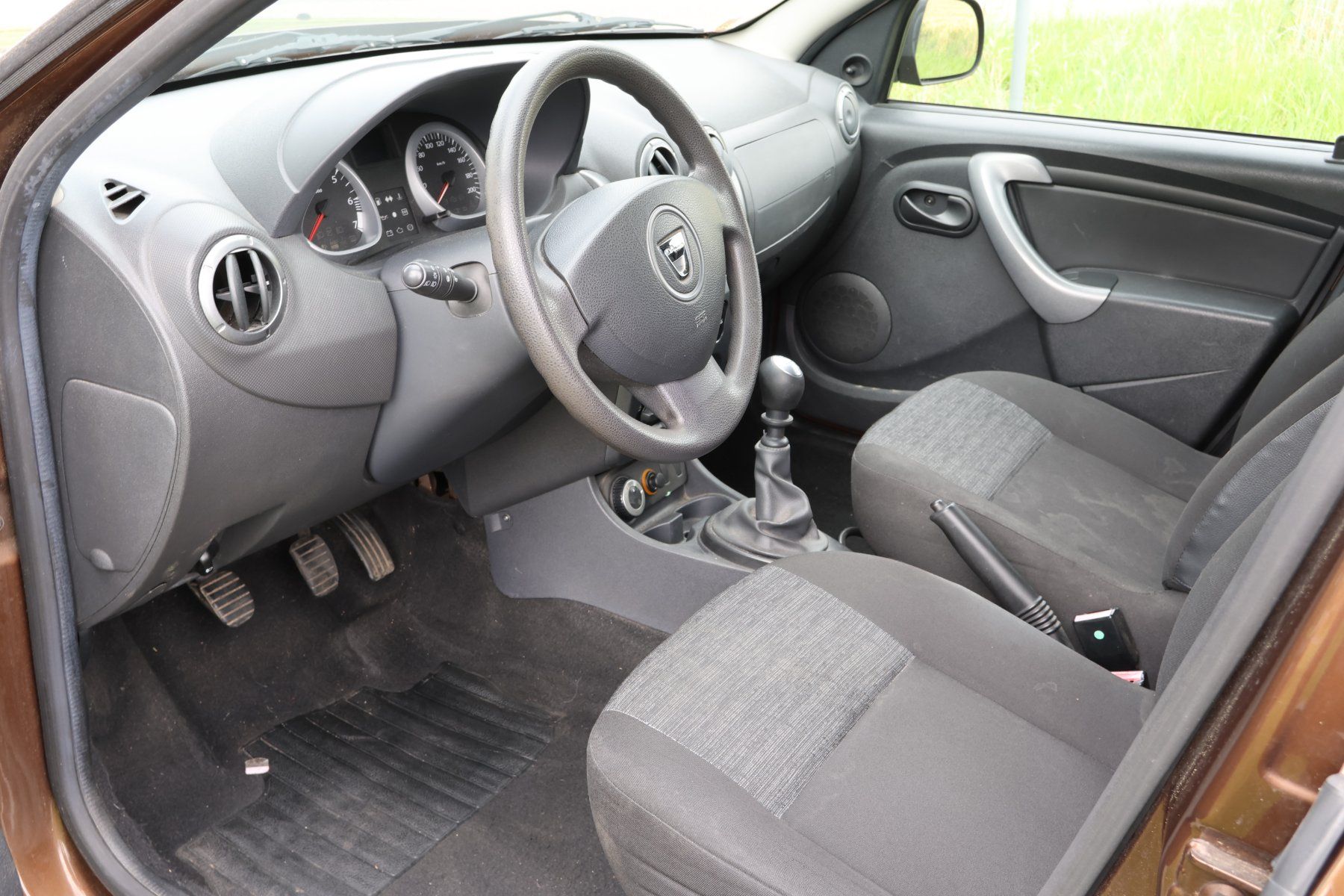 Dacia Automobili: Dacia Duster 1.6i 4x4 inkl. AhK – Usato da Huttwil venduto da gropsuhu 4