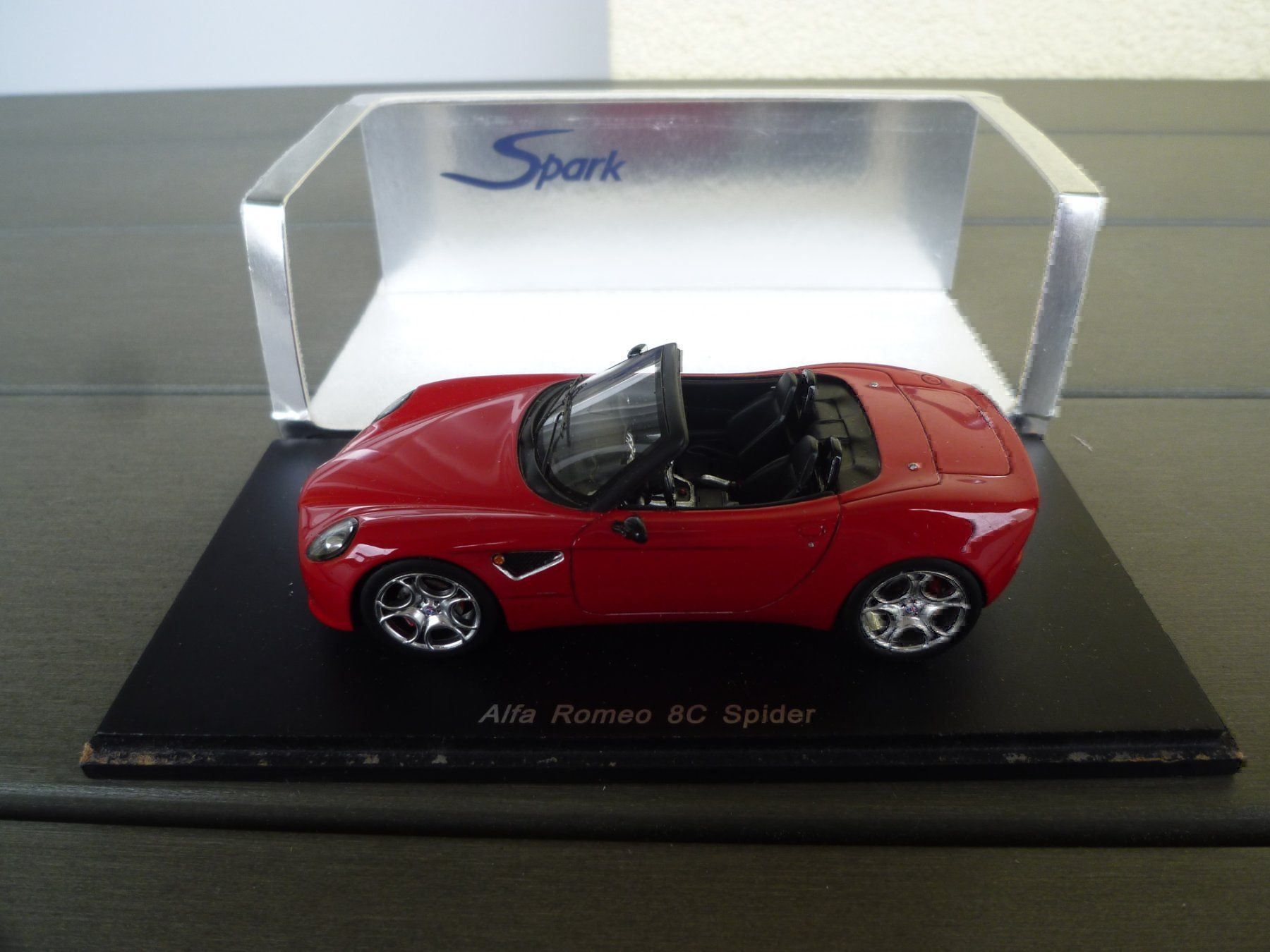 Alfa Romeo Modellini d'auto: Alfa Romeo 8C Spider (2005) – Nuovo (secondo la descrizione) da Flawil venduto da Imperiosud 1