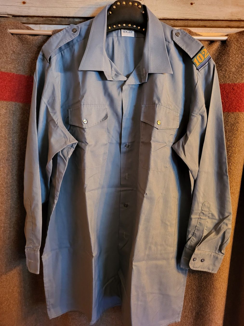 Schweizer Armee Uniformen: Schweizer Armee Uniform Hemd – Gebraucht aus Egliswil von rom_gd6f