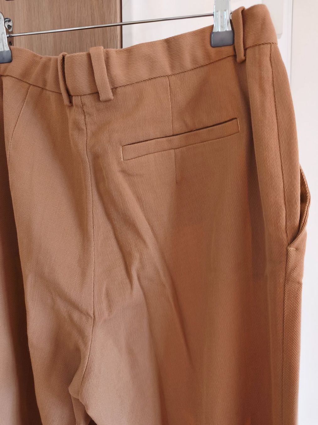 Cos Pantaloni: COS Hose – Usato da Niederrohrdorf venduto da yan_zkz6 3