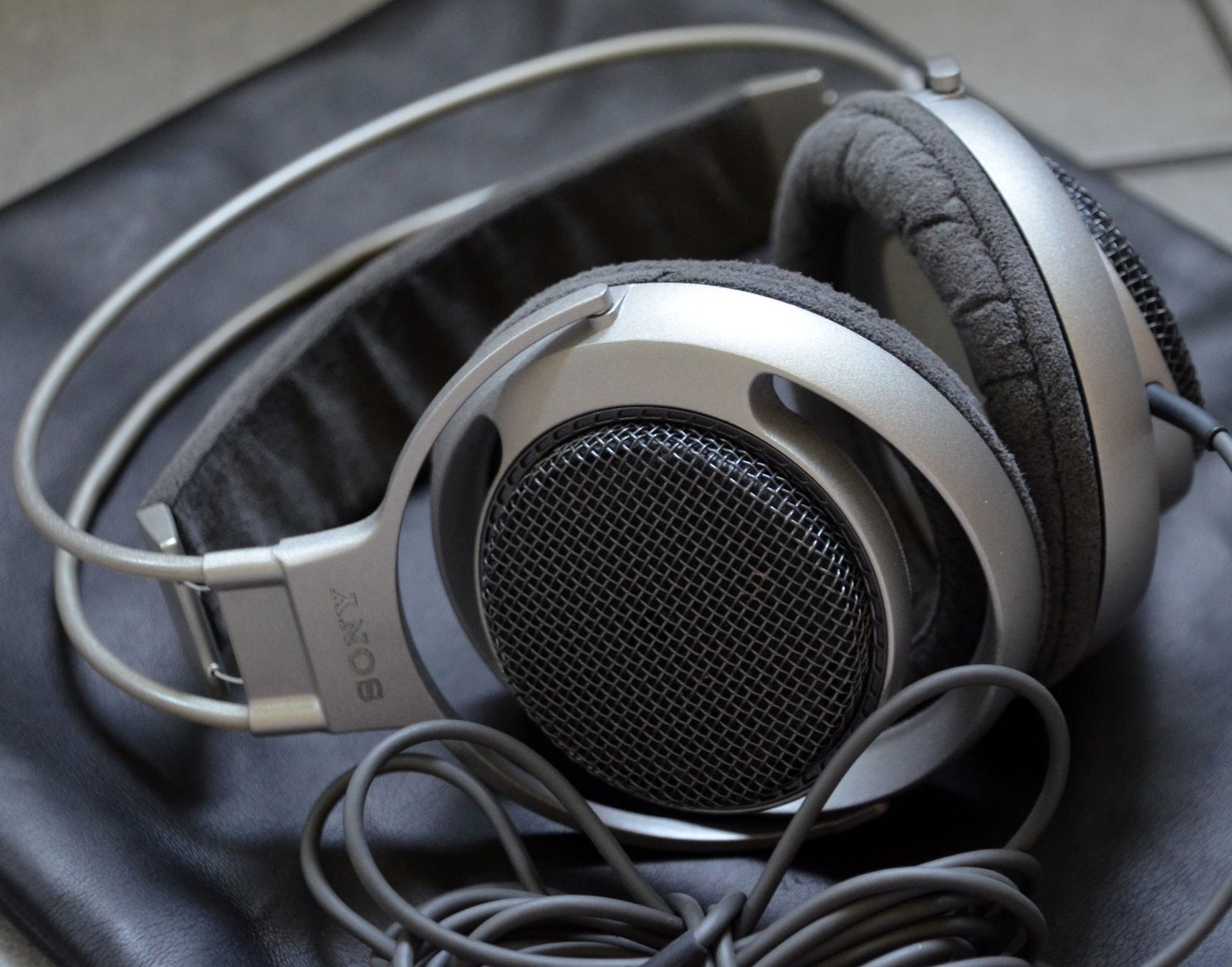 Parrot Kopfhörer: Sony MDR-F1 Kopfhörer / casque audio – Gebraucht aus Collonges von arashee 1