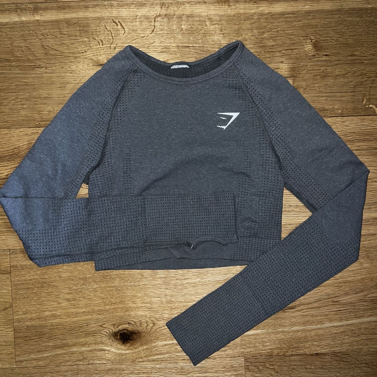 Gymshark Top: Gym Shark Langarmshirt – Usato da Chur venduto da noe_mh8b