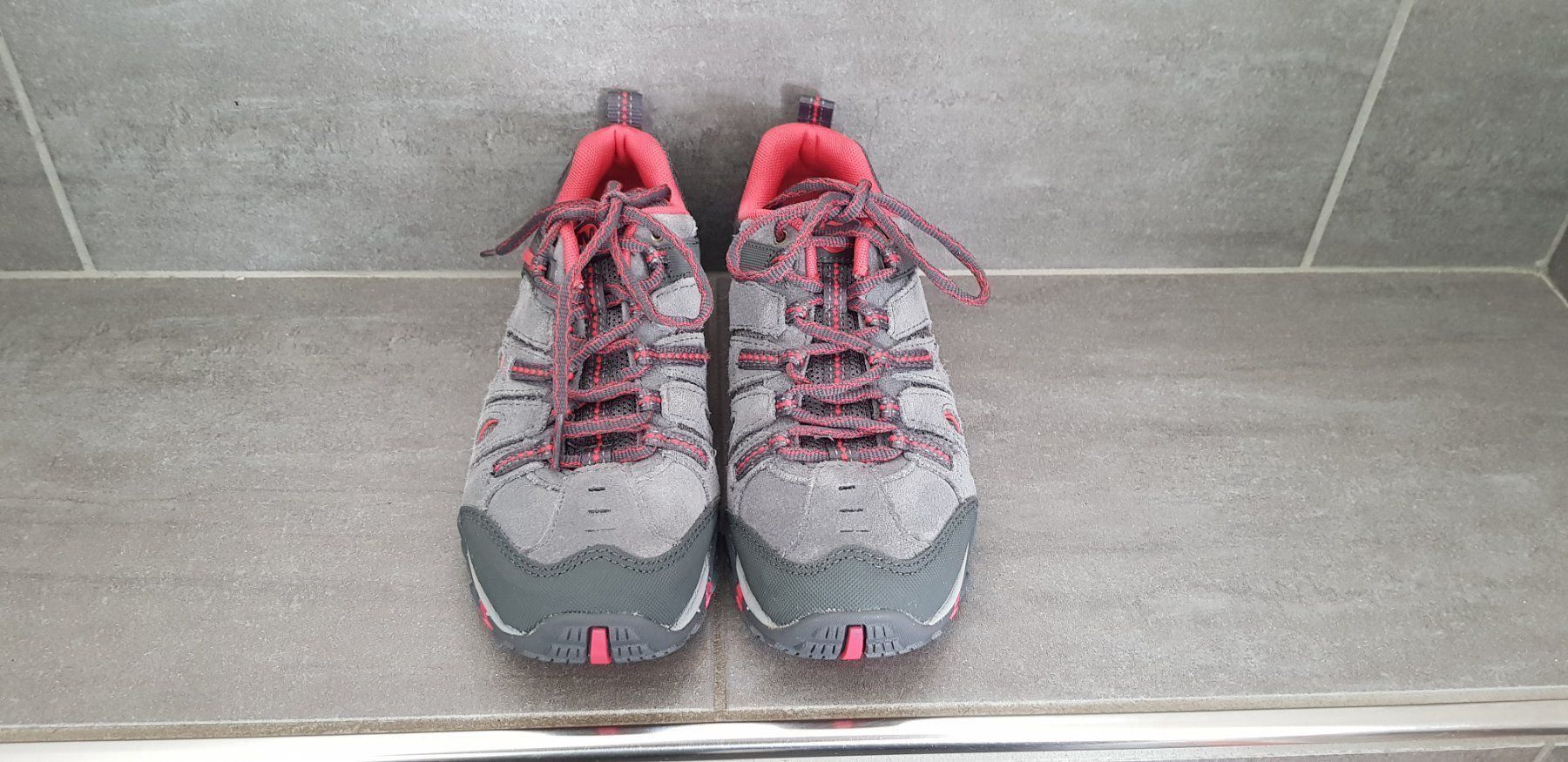 Merrell Scarpe per ragazze: NEU - MERREL Wanderschuhe gr. 37 – Nuovo e nell'imballaggio originale da Mezzovico venduto da maemy 1