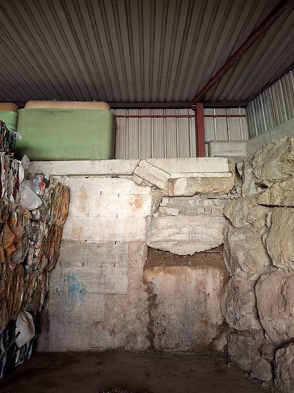 Accessori per altri veicoli: GRATIS 2x Polyester-Tanks zu verschenken ca. je 4000 Liter – Usato da Schöfflisdorf venduto da locobennito 1