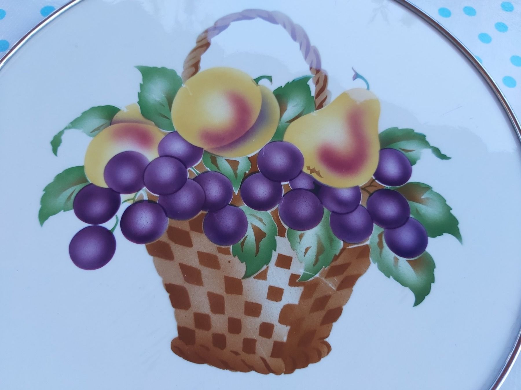 Plateaux: Alte Tortenplatte Früchtekorb Spritzdekor – D'occasion à Bern par aronari 1