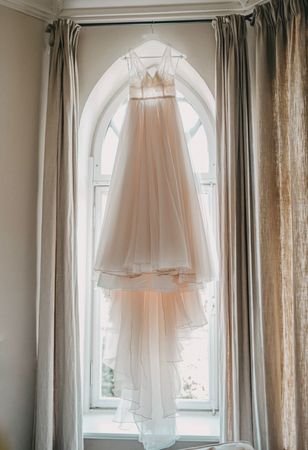 Brautkleid Tüll A-Linie mit Schleppe Grösse 36