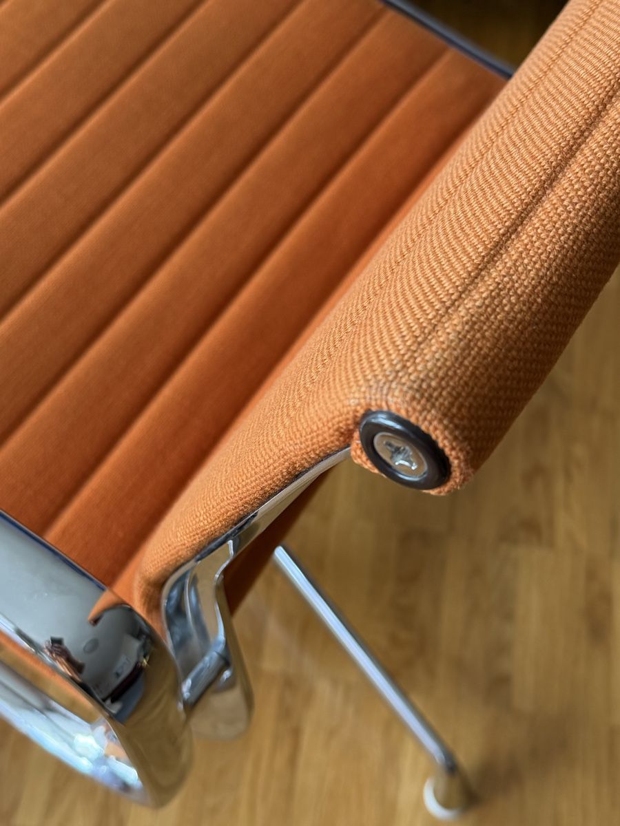 Vitra Sedie: Chaise Vitra EA 108 pivotante  – Usato da Bussigny venduto da ShopOp 4