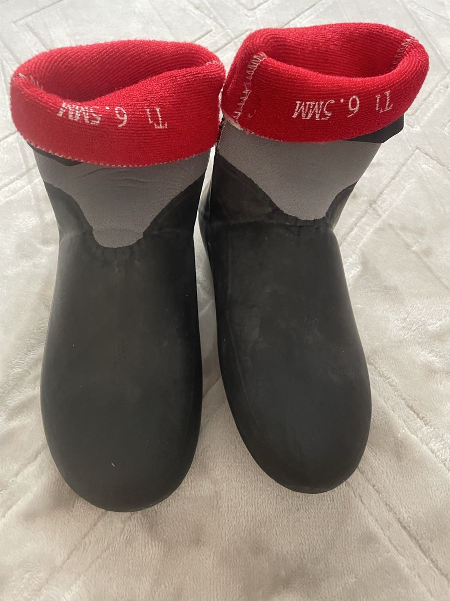 Chaussures hommes: Neoprenschuhen gr. 38/39 – D'occasion à Zürich par Maggi1980 2