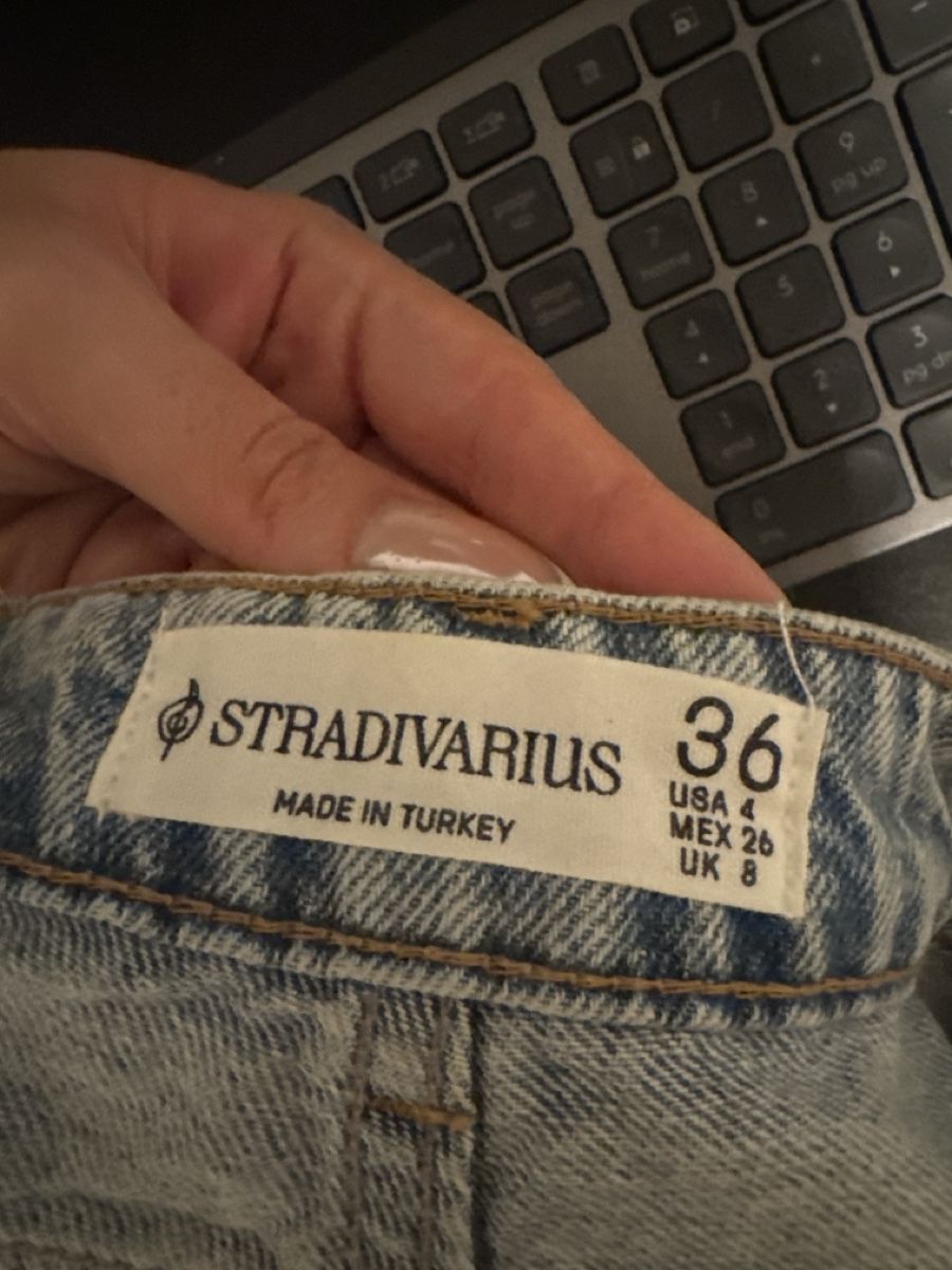 Stradivarius Jeans: Stradivarius Jeans Flared Fit – Usato da Rothenburg venduto da oel_2zqv 2
