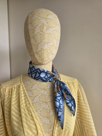 💙 Céline Vintage Tuch 50 × 50 cm