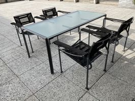 Alias Tisch inkl. Stühle von Belotti. NP ca. Fr 3800.-
