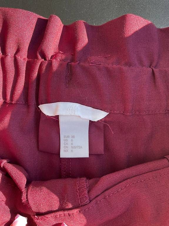 H&M Pantaloni: Pantalon femme – Usato da Saxon venduto da Nzo 1