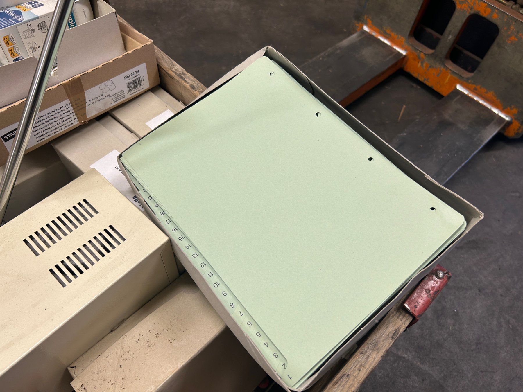 Ordner: Posten Büromaterial – Gebraucht aus Zofingen von Maschinenfabrik 4