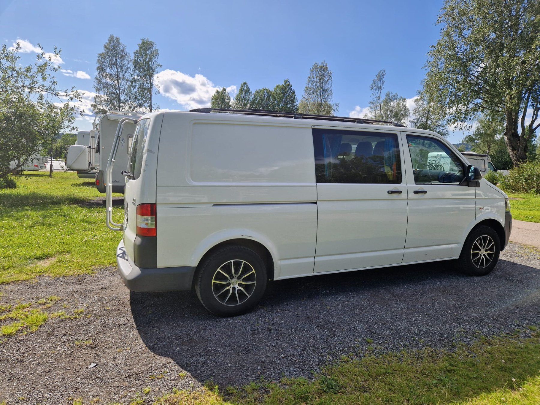VW Camping Fahrzeuge: Camper VW T5 4Motion, langer Radstand – Gebraucht aus Davos Platz von Sel1naZ 1
