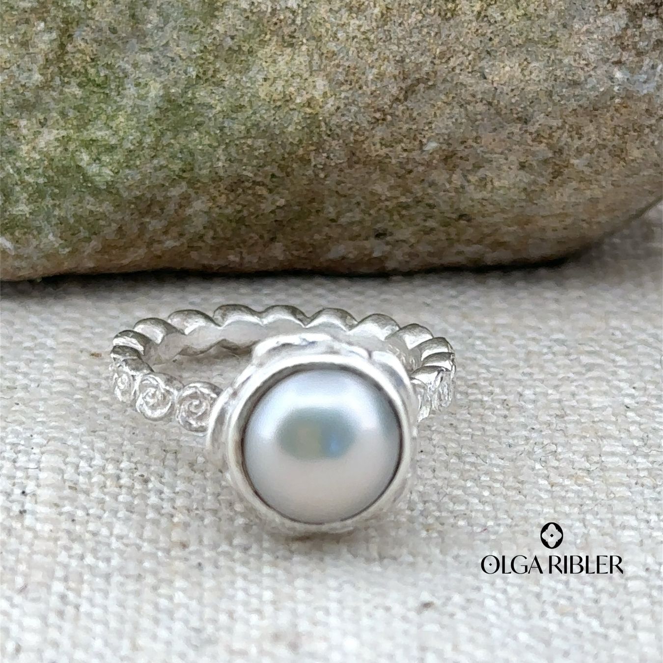 Olga Ribler Anelli: Silberring mit Perle Blumenmuster Grösse 50 – Nuovo (secondo la descrizione) da Luzern venduto da Schmuckoutlet 1