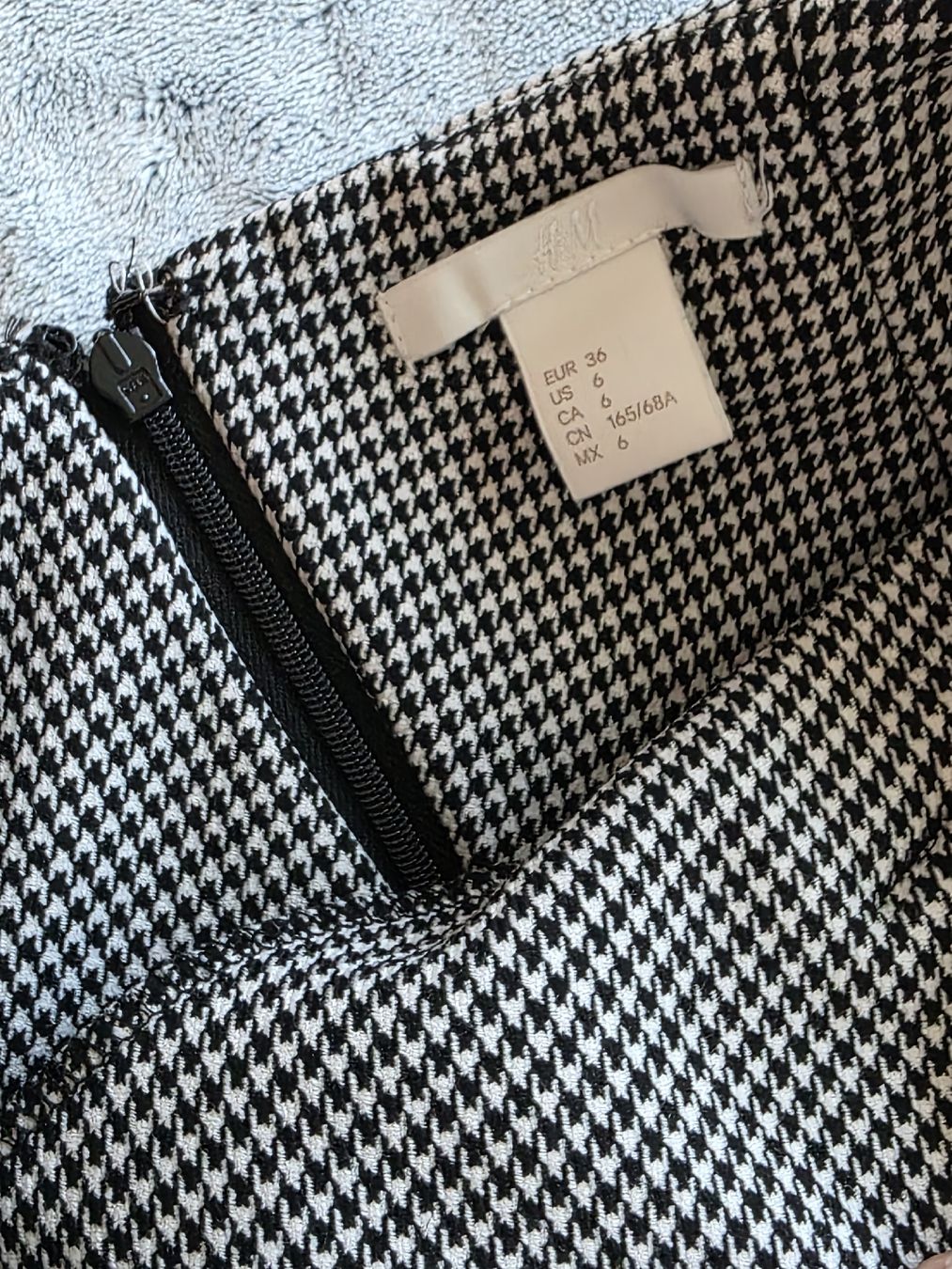 H&M Gonne: H&M Rock, Grösse 36 – Nuovo e nell'imballaggio originale da St Gallen venduto da vir_5kgt 1
