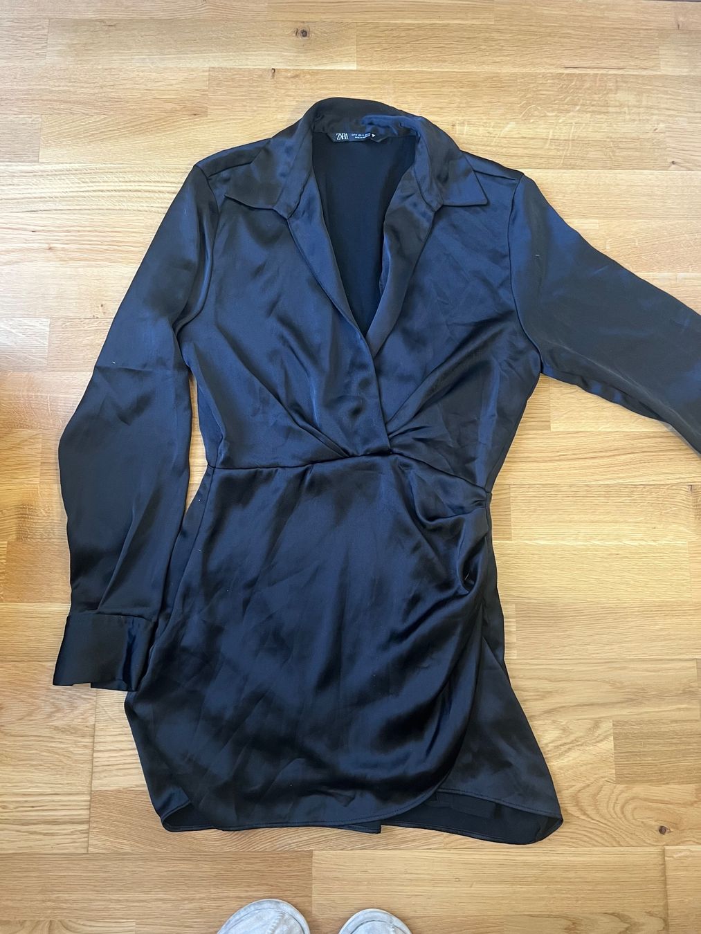 Zara Vestiti: Zara Kleid, schwarz, Satin-Optik, Gr. M – Usato da Bern venduto da sar_56rd 1