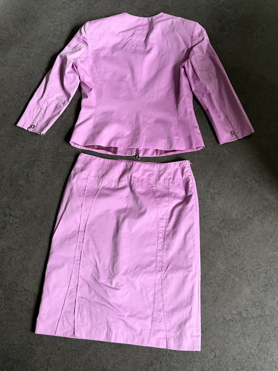 Versace Completi & Tailleur: Versace Jeans Couture Anzug Rock & Blazer – Nuovo (secondo la descrizione) da Zürich venduto da megastored 1