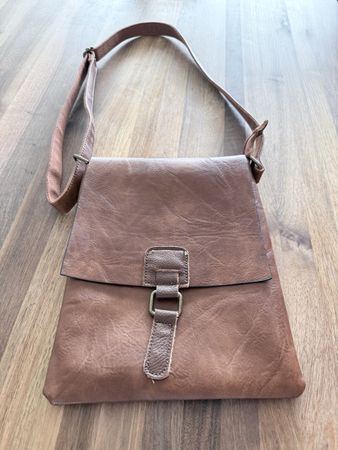Faux Leder Umhängetasche Cognac Farbe