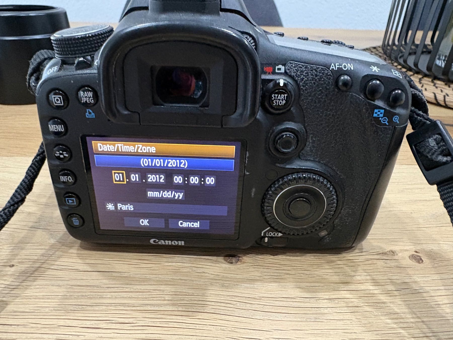 Canon Fotocamera: Canon EOS 7D inkl. viel Zubehör – Usato da Lausen venduto da sen_jm7c 8