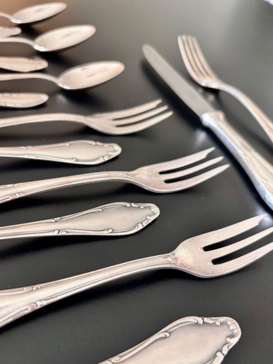 Set di piatti: Edles Tafelset mit versilbertem Besteck – Usato da Bottmingen venduto da ale_lls9 5