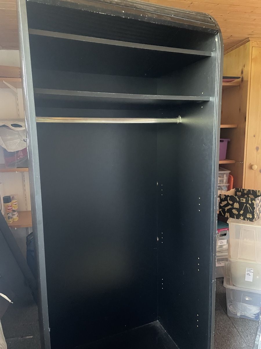Armadi: Kleiderschrank Rollladen – Usato da Freidorf TG venduto da ibipatria