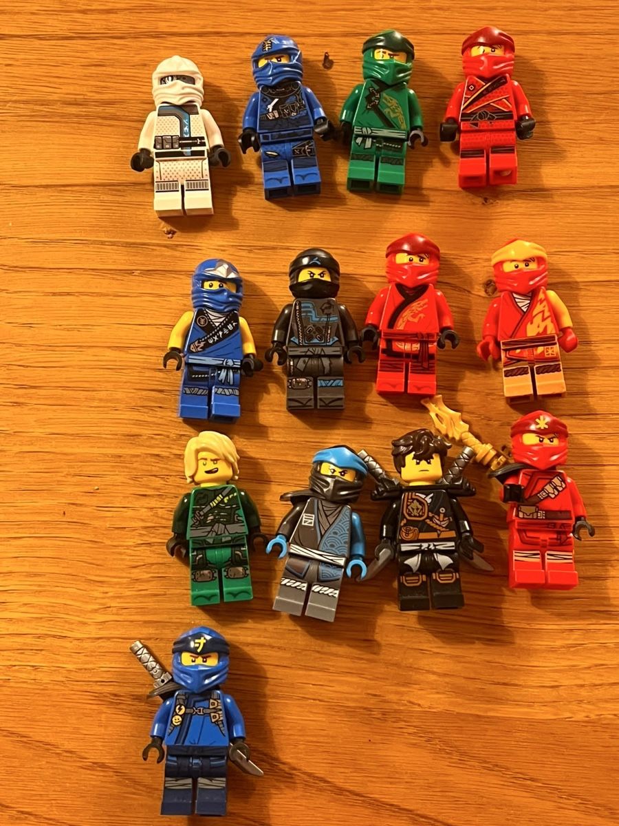 Figurines: Lego Ninjago Figuren kleine Sammlung  – D'occasion à winterthur par tritra23