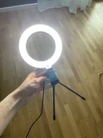 Ringlicht mit USB und Stativ Durchmesser 20cm guter Zustand