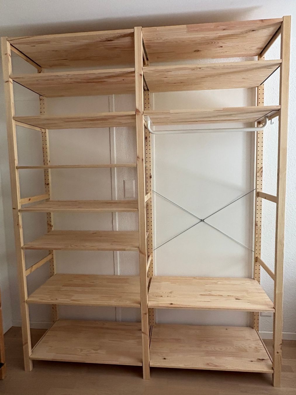 Ikea Scaffali: IKEA IVAR Holzregal mit Kleiderstange – Usato da Zürich venduto da zanili