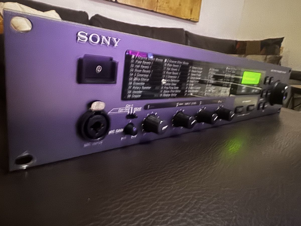 Musikinstrumente: Sony DPS-V55m - Top Effektgerät – Gebraucht aus Zürich von 1cut2 1
