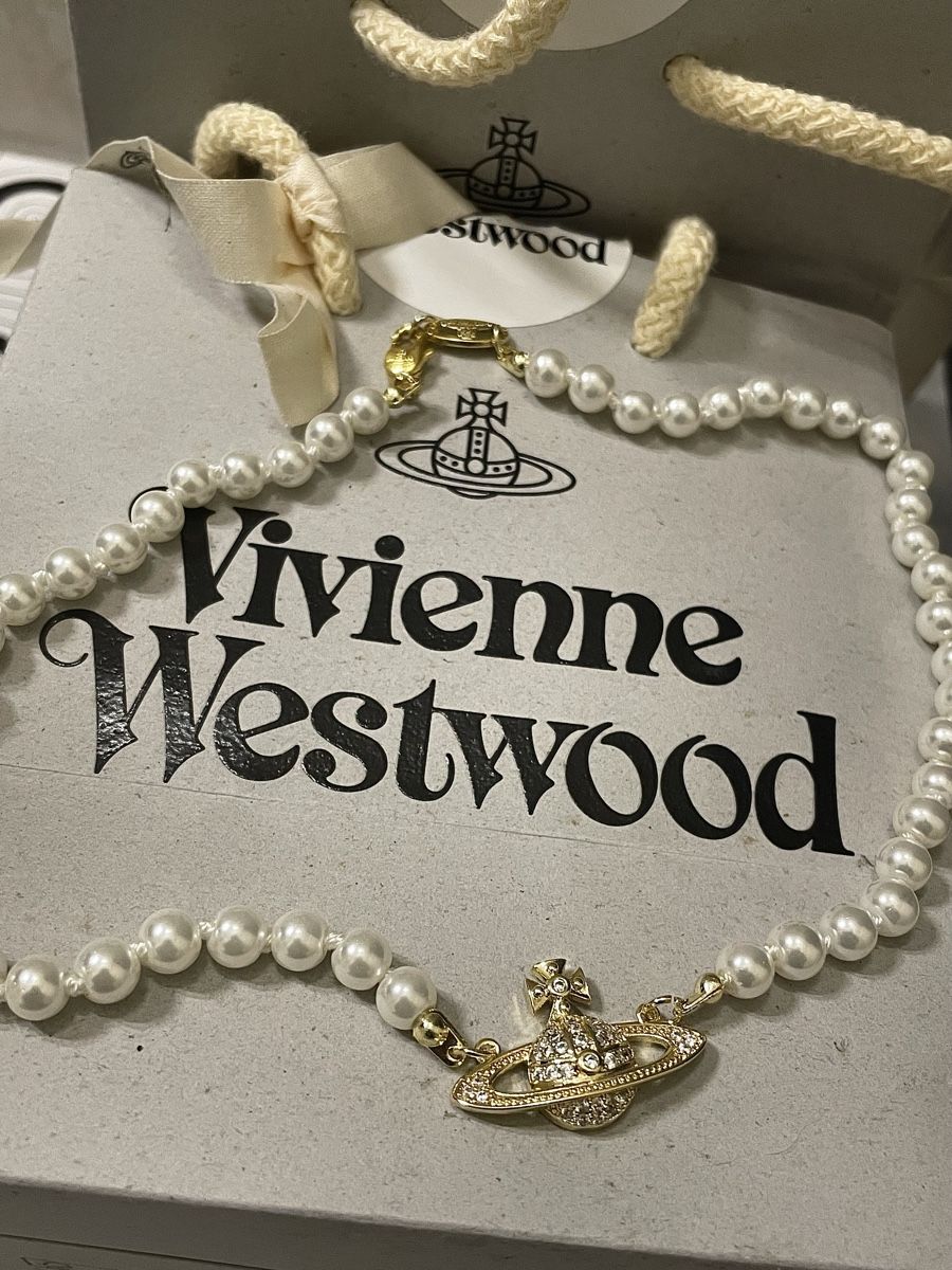 Colliers: Vivienne Westwood chocker  – Neuf avec emballage d'origine à Balerna par jay_9qzs