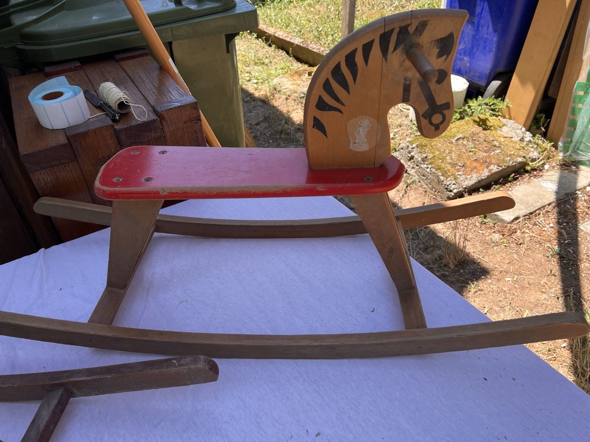 Spielzeuge: Schaukelpferd Holz 2 Stk. (85) – Gebraucht aus Glattfelden von maa_qcj8 2