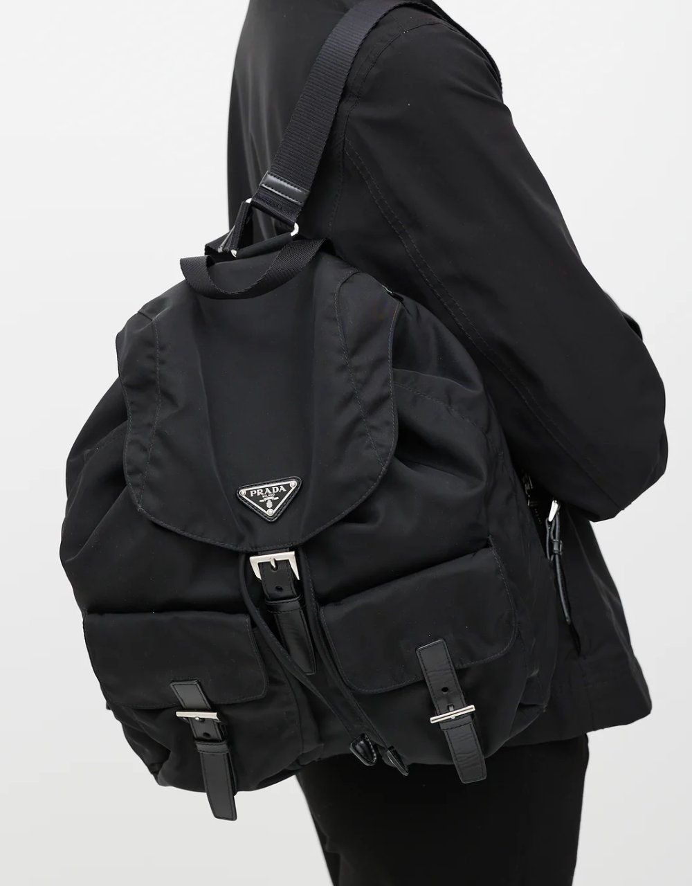 Prada Zaini: Prada Re-Nylon Medium Backpack — Black – Usato da Zürich venduto da Lara13 2