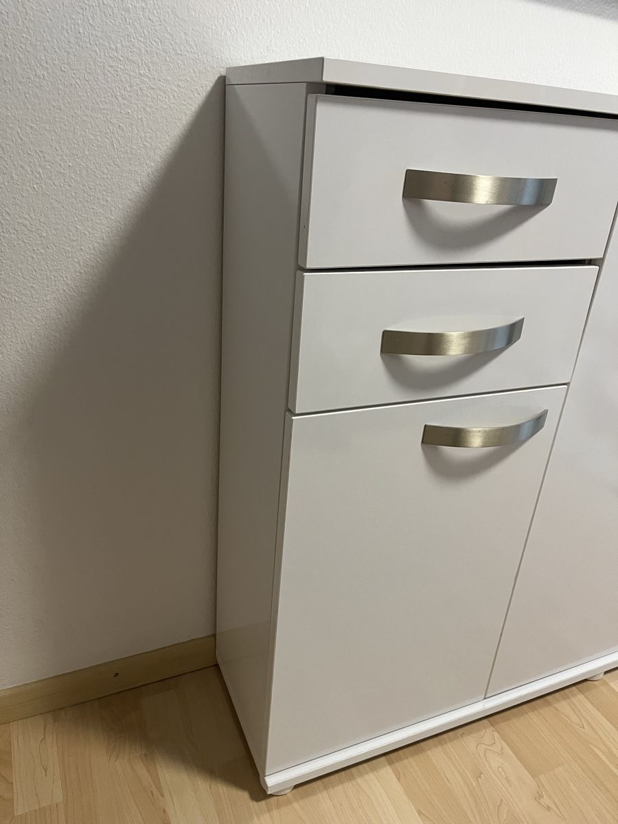 Cassettiere: Flurmöbel / Sideboard / Kommode weiss glänzend – Usato da Zug venduto da amolution 2