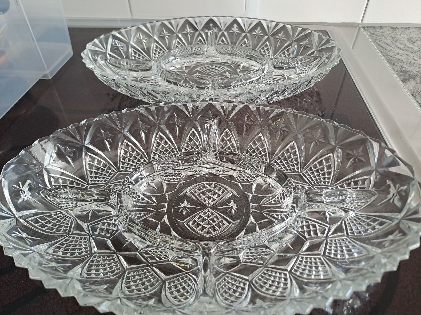 Coupes: 2 servierplatten aus Glas, Aperoschalen – D'occasion à Rickenbach LU par bishiida 1
