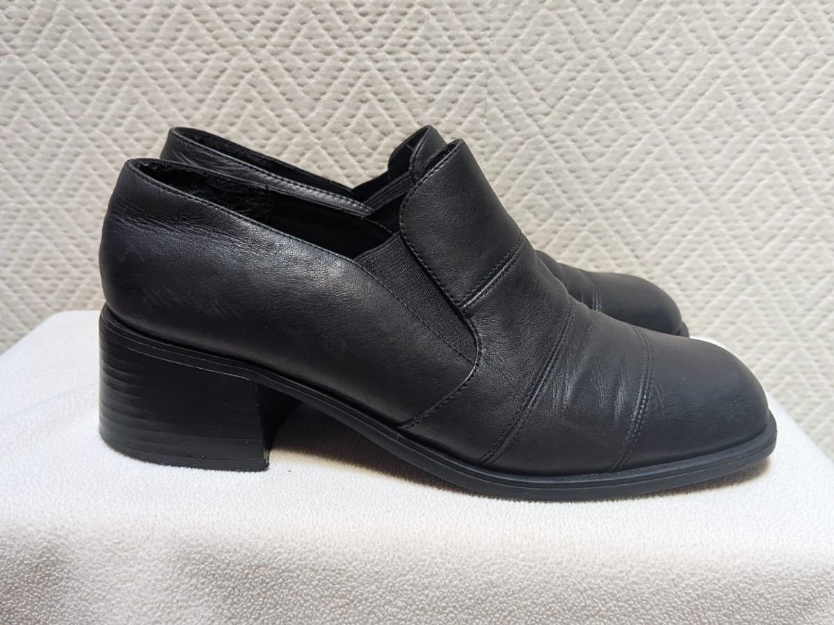Damenschuhe: Schwarzer Rossini Schuh Style Square Toes, Gr. 38 – Gebraucht aus Buochs von and_25zf 1
