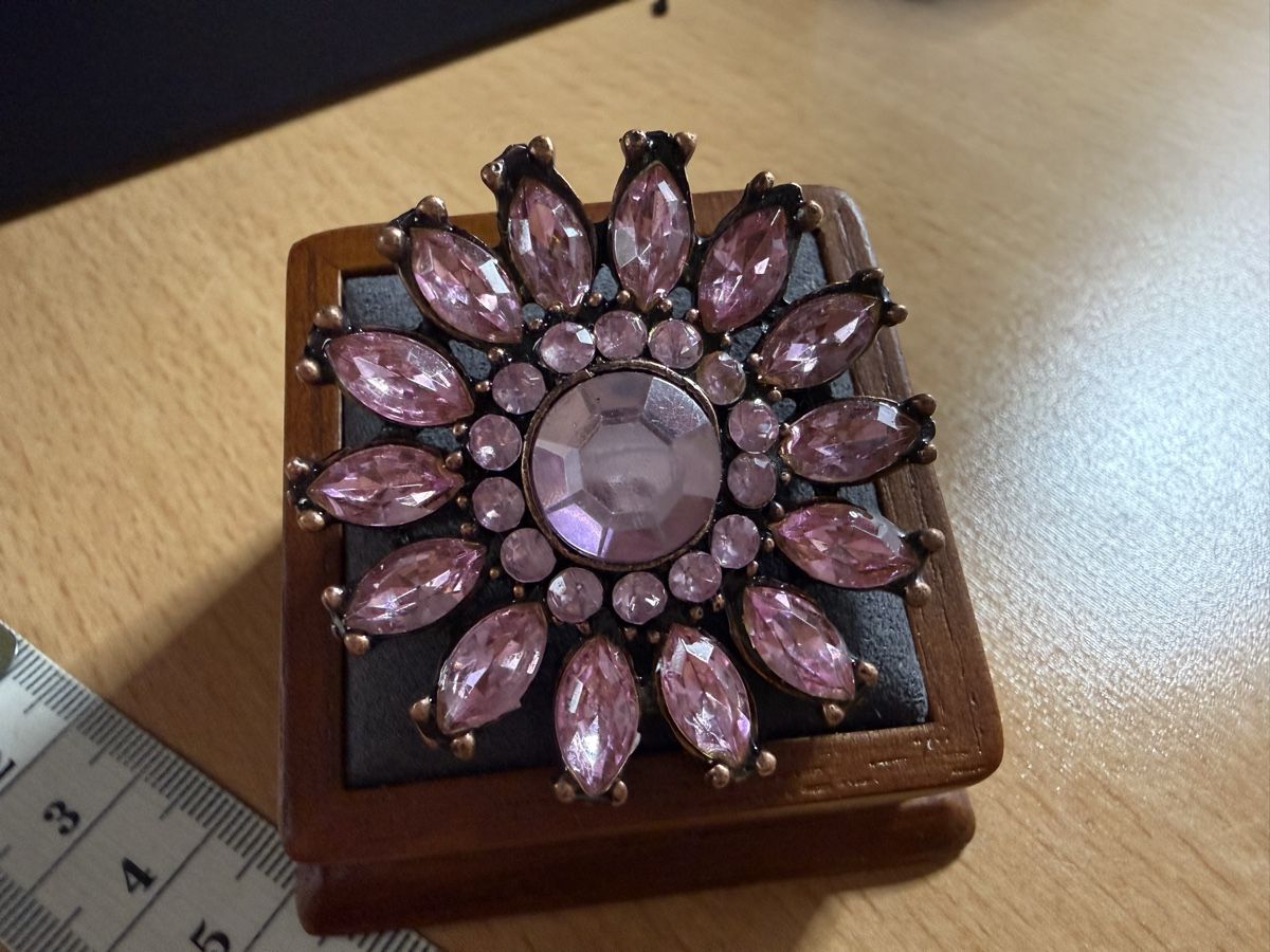Broschen & Nadeln: Vintage-Brosche mit rosa Strasssteinen – Gebraucht aus Lamone von LaCantinaMagica 2