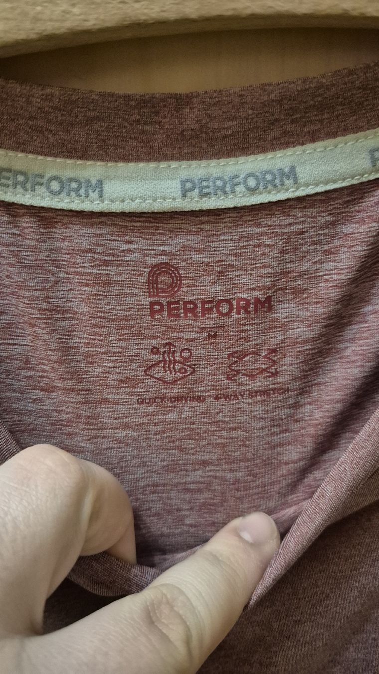 T-shirt: Perform Sport T-Shirt Gr. M – Nuovo e nell'imballaggio originale da Spiegel b. Bern venduto da ast_dp6f 1