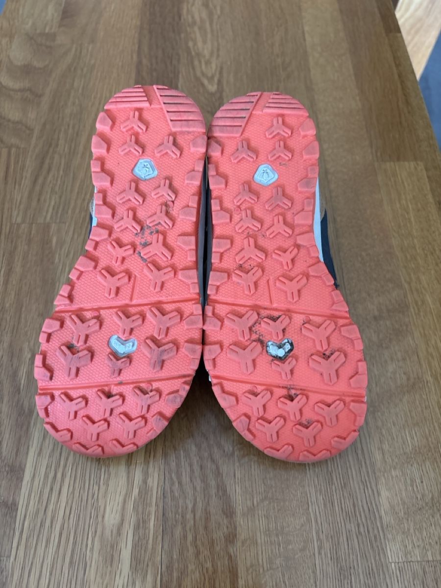Scarpe per ragazzi: Kinder Sneaker Grösse 29 dunkelblau mit Klettverschluss – Usato da Erlen venduto da SaFehr 1