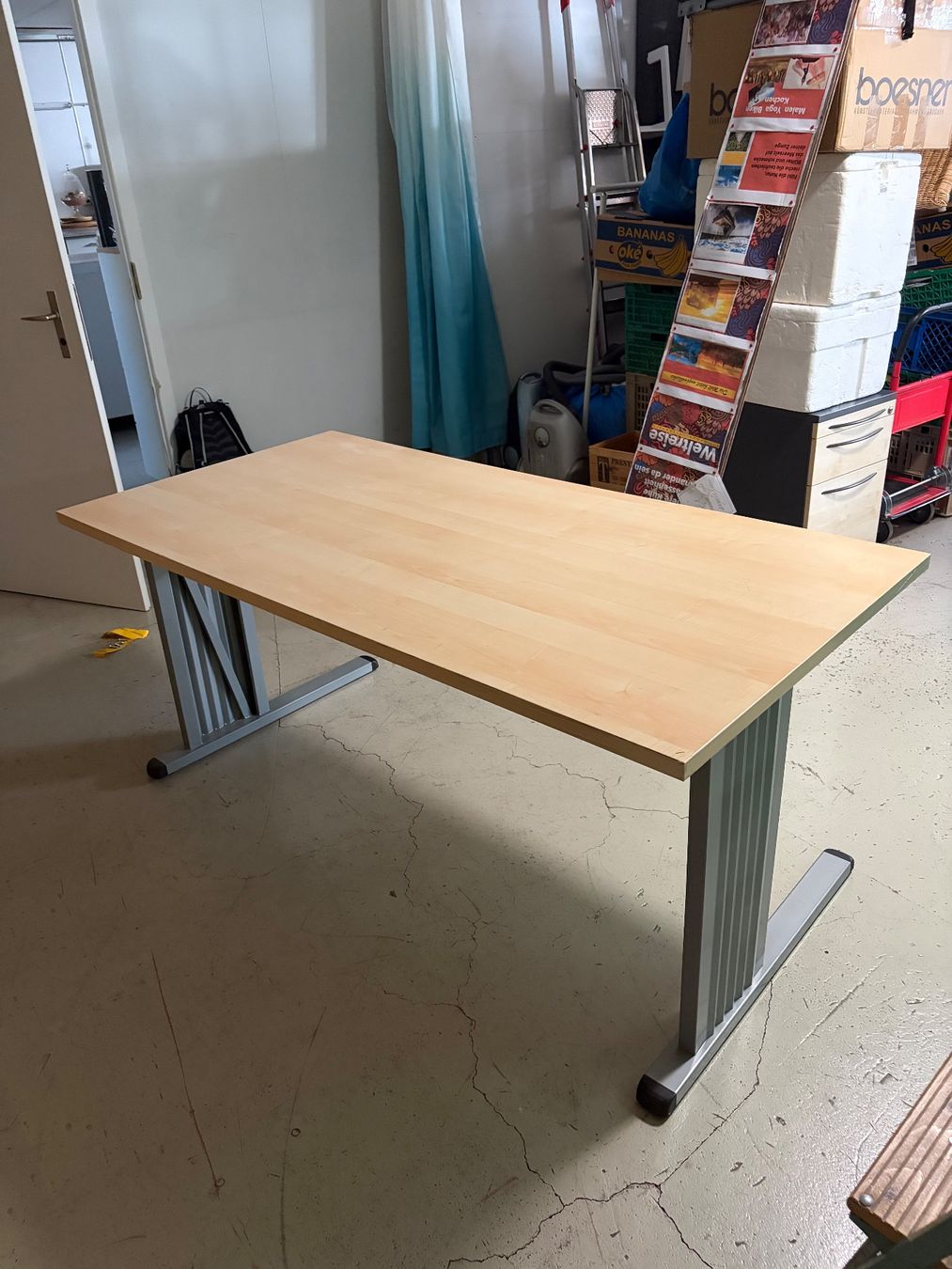 Tavoli: Bürotisch mit Schubladenstöcke – Usato da Thun venduto da MundArt 3