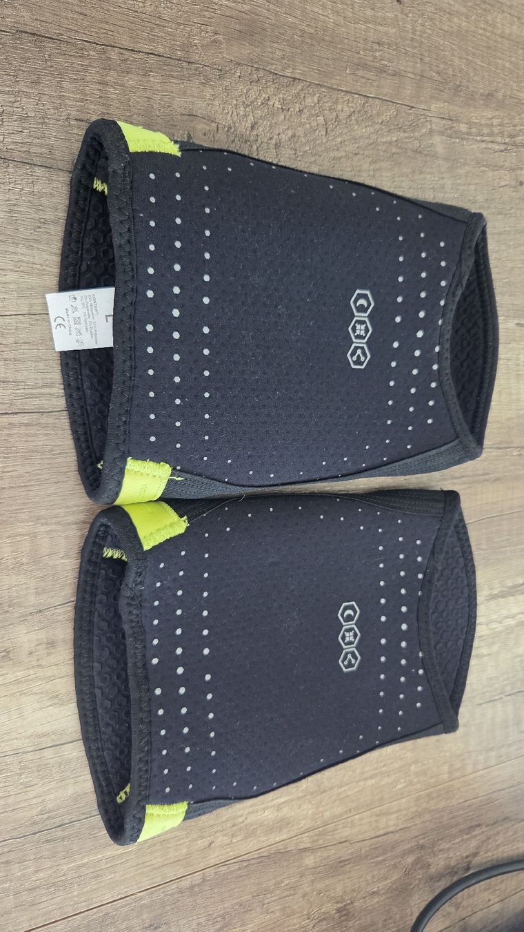Compex Protezioni & Imbottiture: Compex Genouillères sport taille L – Nuovo (secondo la descrizione) da Tentlingen venduto da Gio93 1