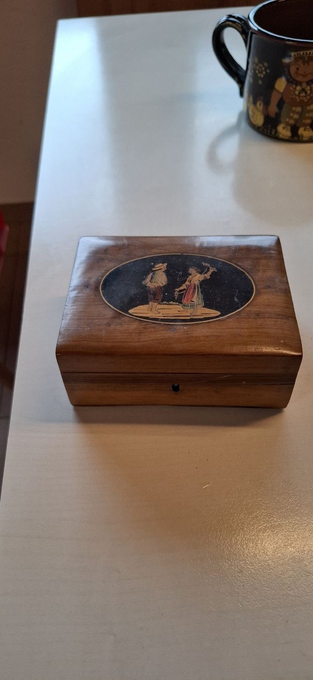 Coffres: coffret en bois  – D'occasion à portalban par steaktartar
